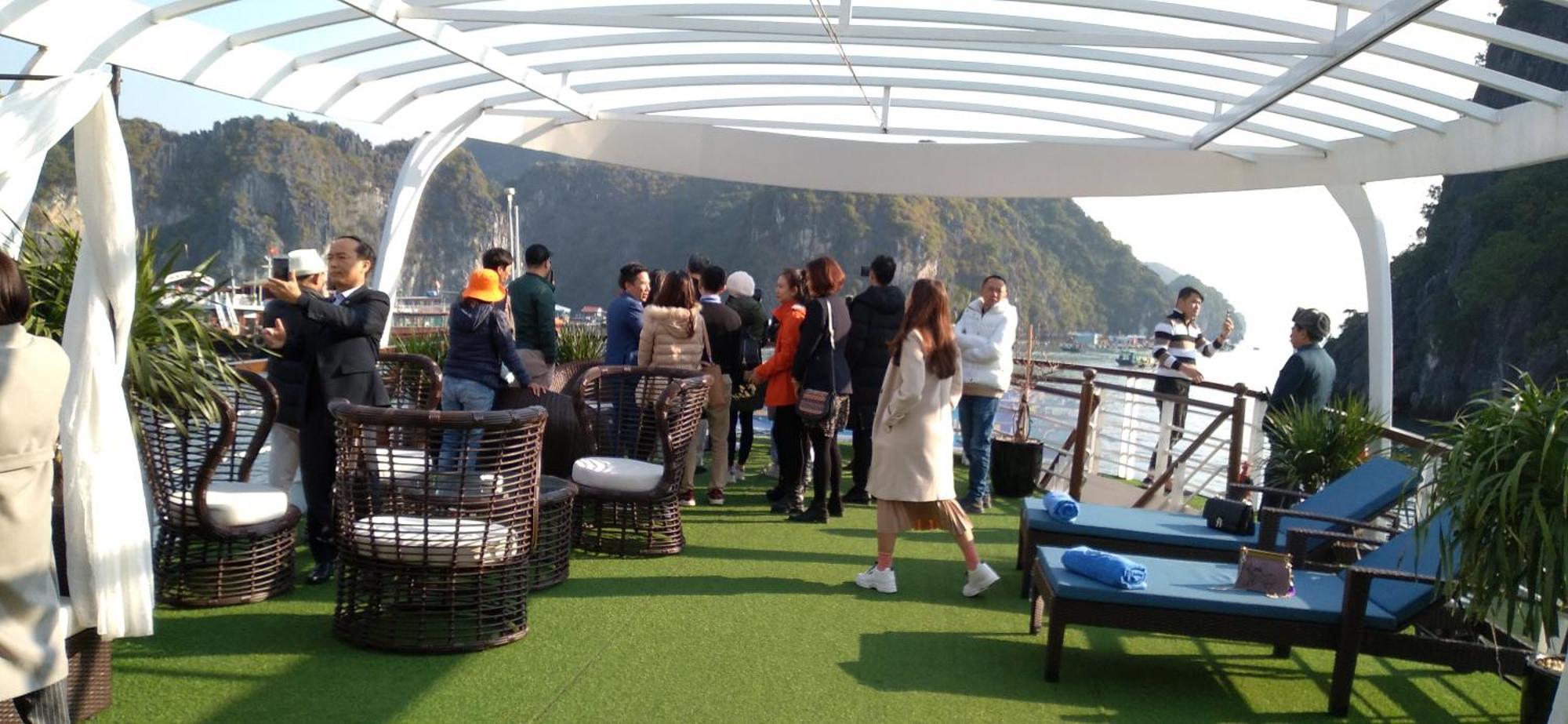 Cat Ba Victory Hostel Dong Khe Sau Экстерьер фото