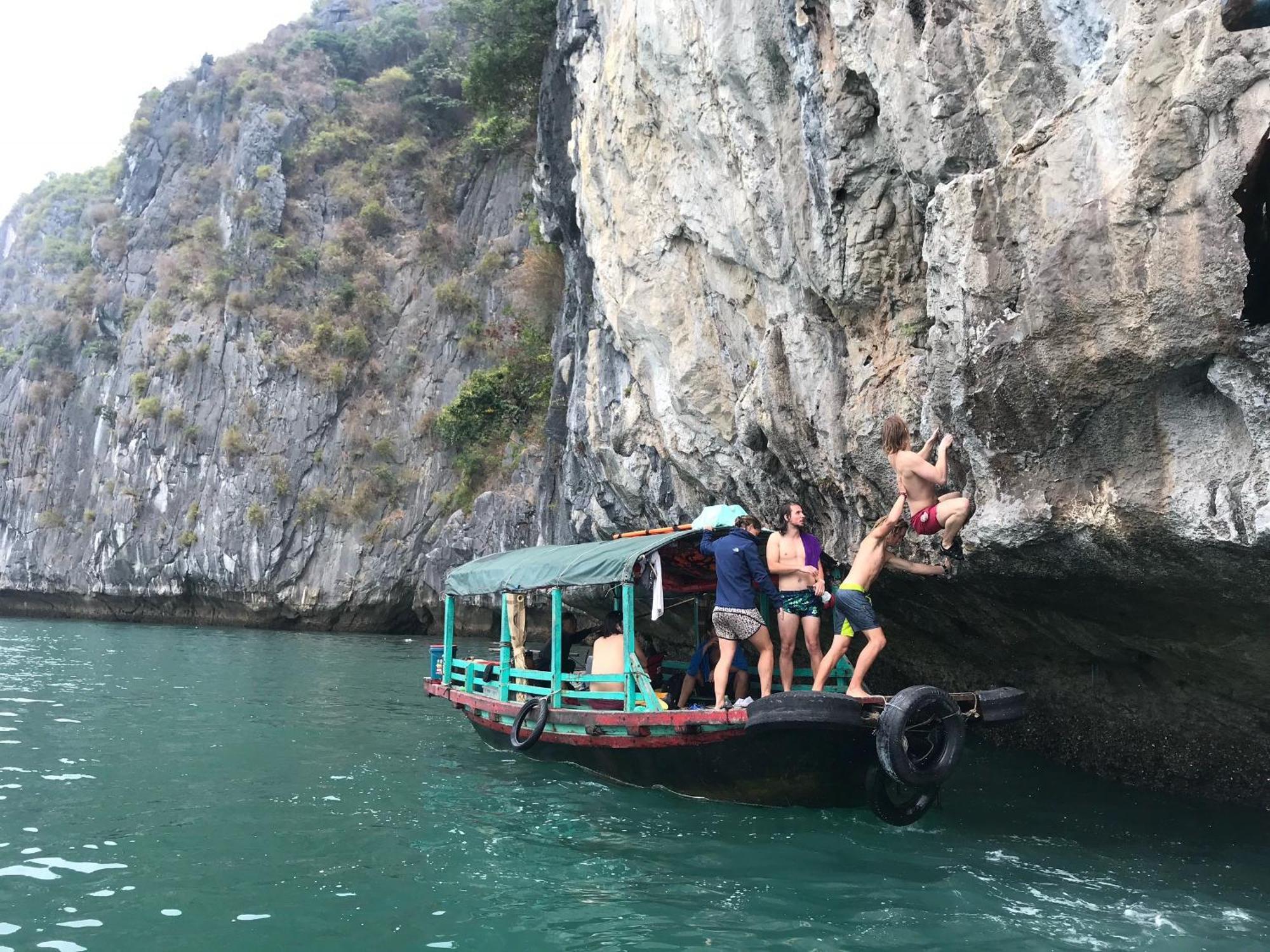 Cat Ba Victory Hostel Dong Khe Sau Экстерьер фото