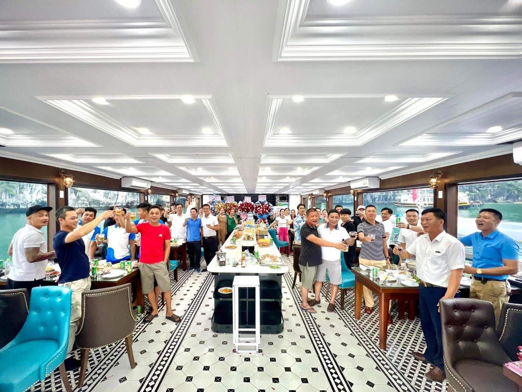 Cat Ba Victory Hostel Dong Khe Sau Экстерьер фото